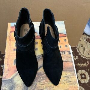 Dolce Vita Black Ankle Booties